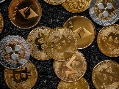 Η Ρωσία εξετάζει τη νομιμοποίηση των κρυπτονομισμάτων