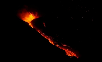 Εντυπωσιακές εικόνες από την έκρηξη του ηφαιστείου στη La Palma