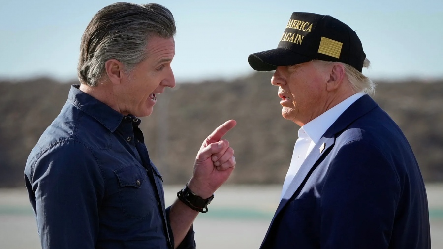 Στην αντεπίθεση ο Newsom: O Trump τα έχει χάσει - Είναι ανίκανος ακόμη και για μια στοιχειώδη αλληλουχία σκέψεων