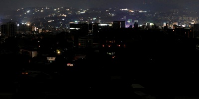 Στο σκοτάδι για τρίτη μέρα η Βενεζουέλα – Χωρίς ρεύμα 21 από τις 23 πολιτείες