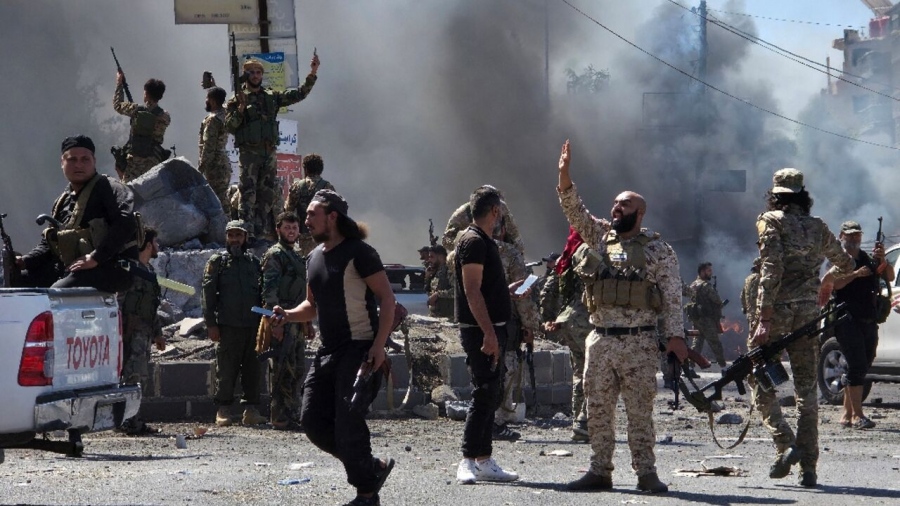 Χάος στη Συρία, το Ισραήλ «χτύπησε» το στρατηγείο και το προεδρικό της Δαμασκού - Νέες ορδές λαθρομεταναστών