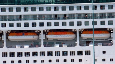 Πειραιάς: Τέλος στην αγωνία 2.109 επιβατών σε ακυβέρνητο κρουαζιερόπλοιο - Προσέδεσε στο λιμάνι με τη συνδρομή ρυμουλκών