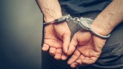 Εξέγερση αλλοδαπών στις Σέρρες – Διέφυγαν από το κέντρο κράτησης πετώντας πέτρες στους αστυνομικούς