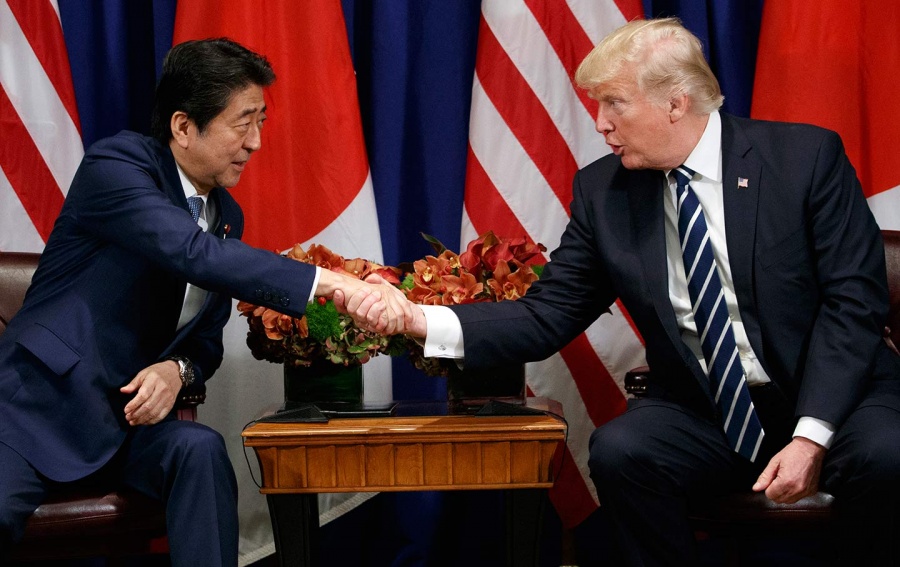 Προς συνάντηση Abe – Trump στα τέλη Απριλίου για Βόρεια Κορέα και διμερές εμπόριο