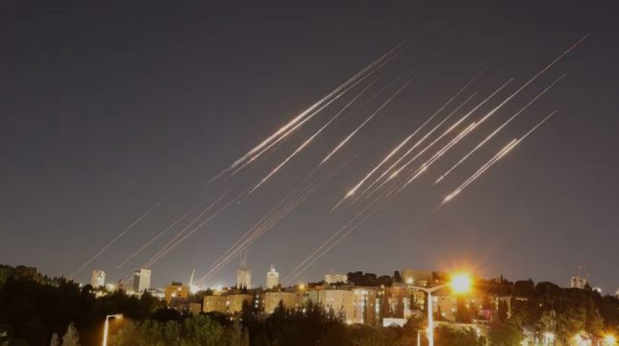 Ρωγμές στα συστήματα αεράμυνας του Ισραήλ - Το Ιράν «απαντά» με πραγματικό πόλεμο
