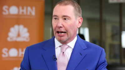 Ο «βασιλιάς των ομολόγων» κρούει τον κώδωνα του κινδύνου για χρέος ΗΠΑ και υψηλότερα επιτόκια