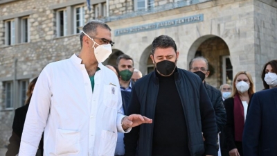 Στο Νοσοκομείο «Παίδων Πεντέλης» ο Ανδρουλάκης: Η κυβέρνηση να ελέγξει άμεσα τις εξαγωγές φαρμάκων