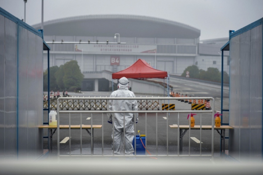 Κίνα: Λήξη του αποκλεισμού της Wuhan μετά από 2 μήνες - Εκατοντάδες επιβάτες στον σιδηροδρομικό σταθμό της πόλης