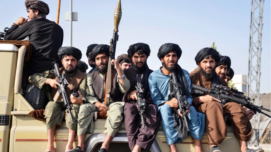 Σκοταδισμός στο Αφγανιστάν - Οι Ταλιμπάν απαγορεύουν βιβλία γραμμένα από γυναίκες