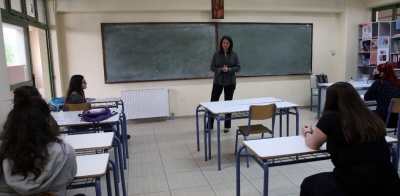 Χιλιάδες μαθητές Γυμνασίου και Λυκείου επιστρέφουν αύριο (18/5) στα σχολεία -  Τι θα ισχύει