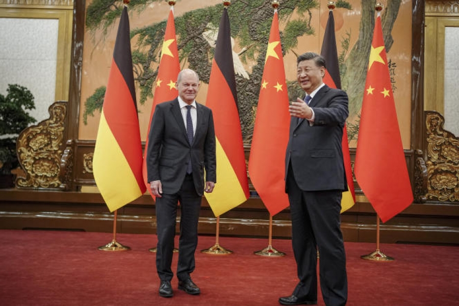 Η Γερμανία αποφάσισε να... μην αυτοκαταστραφεί –  Το κρυφό σχέδιο με Κίνα και Ρωσία για την «έξωση» των ΗΠΑ από την ΕΕ