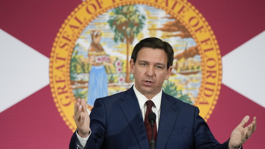 DeSantis (Κυβερνήτης Florida): Είναι δικαίωμά σας να παρασέρνετε ταραξίες με τα αυτοκίνητα