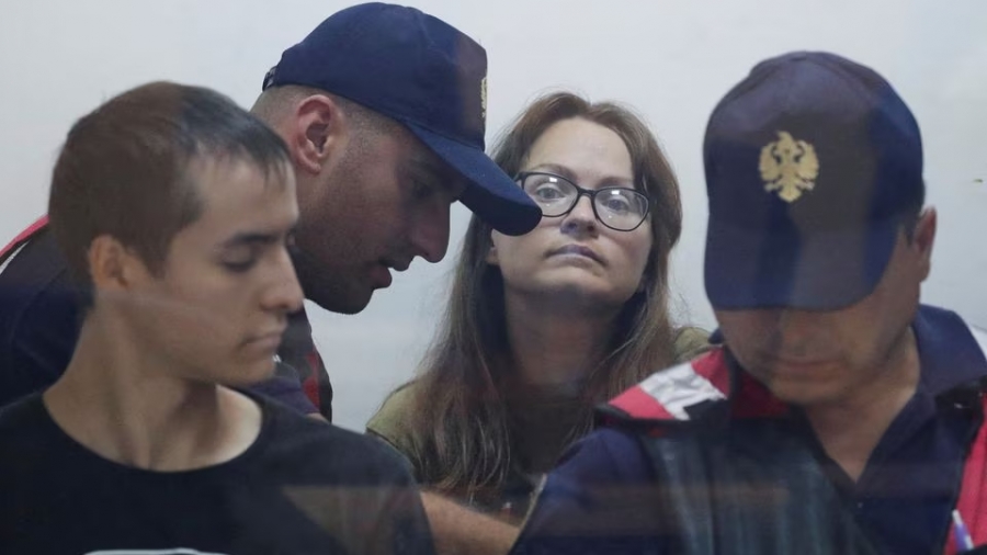 Η Ρωσίδα Timofeeva που κρατείται στην Αλβανία με την κατηγορία της κατασκοπείας ζητά τώρα πολιτικό άσυλο