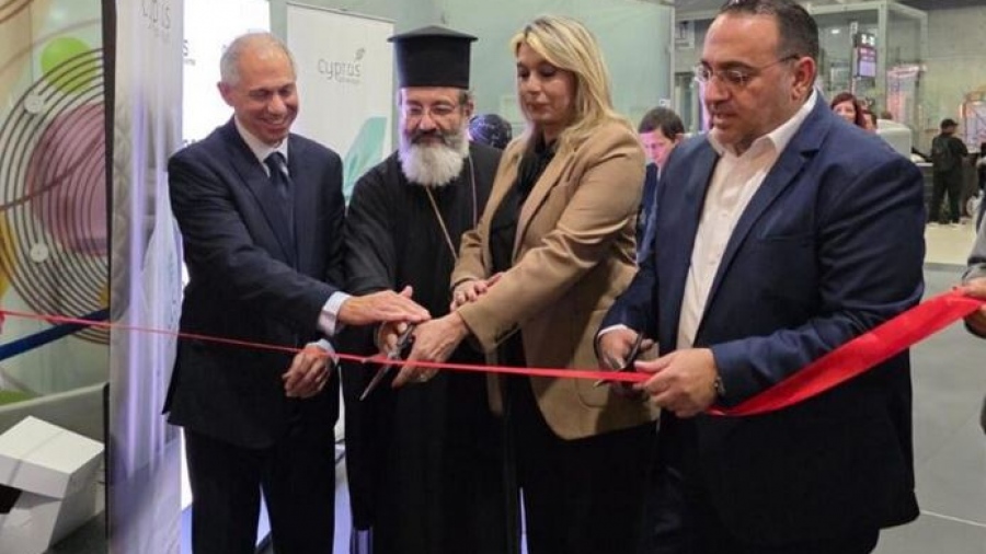 Στα εγκαίνια της πρώτης απευθείας πτήσης της Cyprus Airways από Λάρνακα στο Ηράκλειο η Καραμανλή: Νέες δυνατότητες για τον τουρισμό