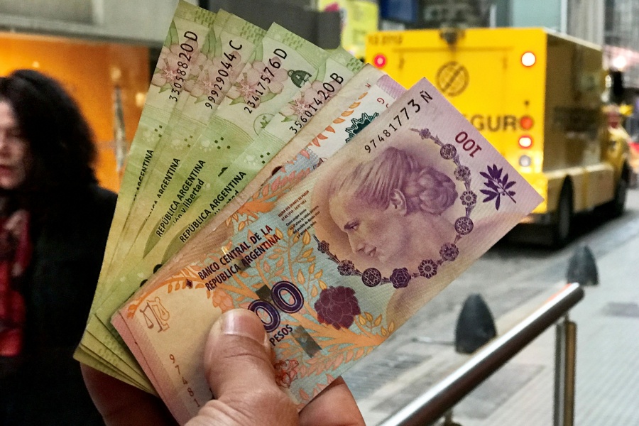 Το peso της Αργεντινής υποχωρεί - Παρεμβαίνει η Κεντρική Τράπεζα της χώρας