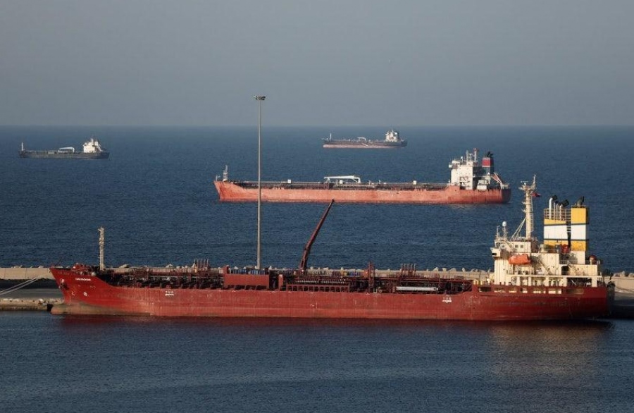Τα Εμιράτα νίκησαν το μπλόκο του Hormuz – Ρεκόρ ροής πετρελαίου με «σκιώδη» τάνκερ, κρυφές μεταφορτώσεις και τη Fujairah