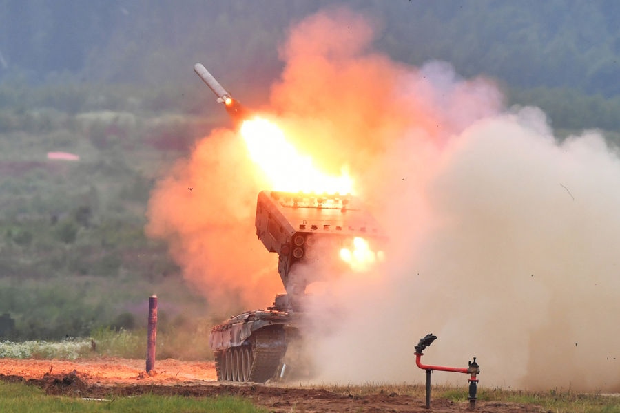 Με βαριά φλογοβόλα και αεροπορία οι Ρώσοι κυριολεκτικά έκαψαν τον ουκρανικό στρατό στο Νότιο Donetsk