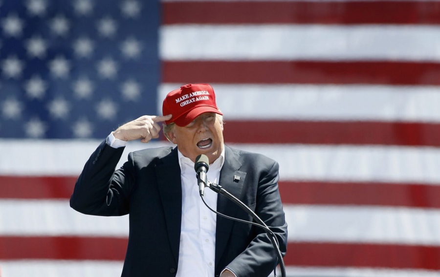 Οικονομικά «τυράκια» μοιράζει ο Trump για να κερδίσει τις εκλογές: 5.000 δολάρια σε κάθε Αμερικανό, 8 δισ. στους αγρότες