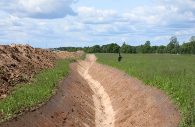 Με το δάχτυλο στην σκανδάλη - Η Εσθονία θα σκάψει αντιαρματική τάφρο 40 χιλιομέτρων στα σύνορα με τη Ρωσία