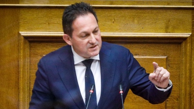 Σεισμός στη Βουλή: Ο Πέτσας «άδειασε» τις Βρυξέλλες για την ακρίβεια — Γιατί τον χειροκρότησαν μέχρι και οι Υπουργοί!