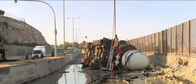 Ανατροπή βυτιοφόρου στη Δραπετσώνα - Προσωρινά κλειστή η λεωφόρος Δραπετσώνας προς Πειραιά και Πέραμα