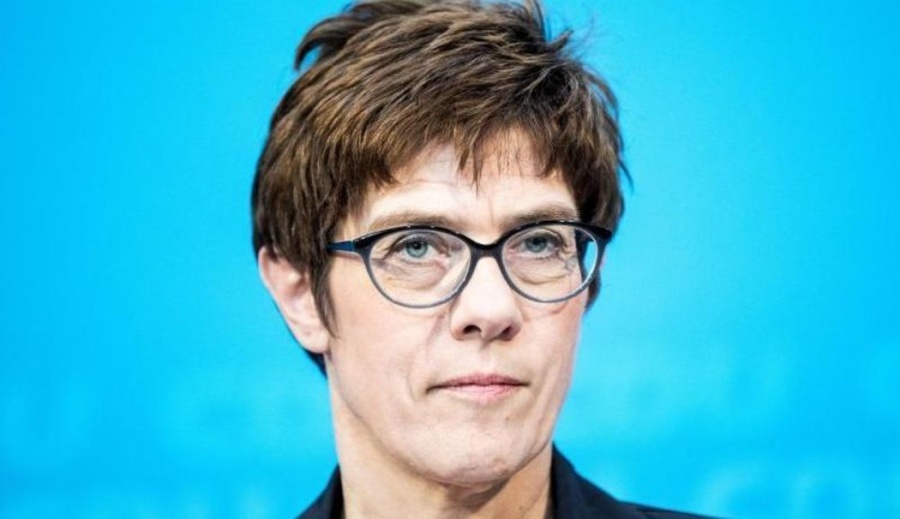 CNBC: Γιατί η εκλογή της  Kramp – Karrenbauer στο CDU, εγγυάται την πολιτική σταθερότητα στη Γερμανία