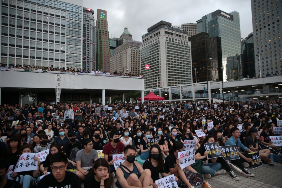 Χονγκ Κονγκ: Οι διαδηλωτές είναι νέοι, μορφωμένοι και οργισμένοι, σύμφωνα με πανεπιστημιακή έρευνα