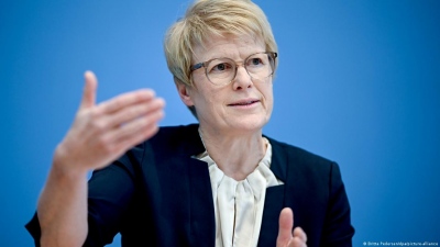 Μήνυμα κορυφαίας Γερμανίδας οικονομολόγου: Κόψτε ταχύτητα, γλιτώστε καύσιμα