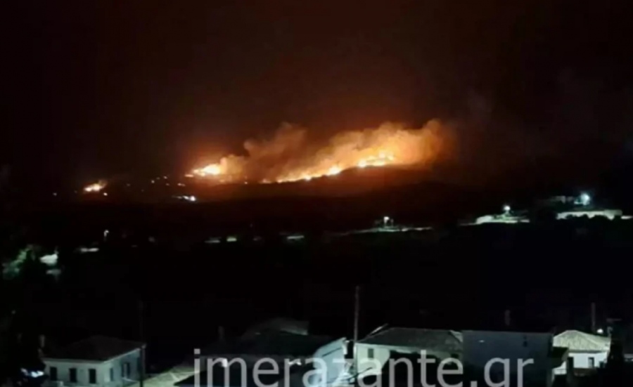 Μεγάλη φωτιά  στη Ζάκυνθο - Ισχυροί άνεμοι πνέουν στο σημείο