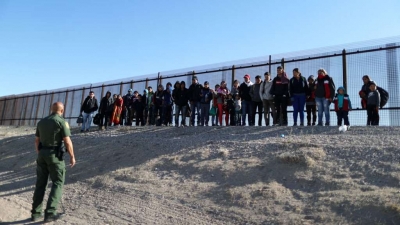 ΗΠΑ: Οι ψηφοφόροι των Ρεπουμπλικάνων όλο και πιο εχθρικοί απέναντι στους παράτυπους μετανάστες