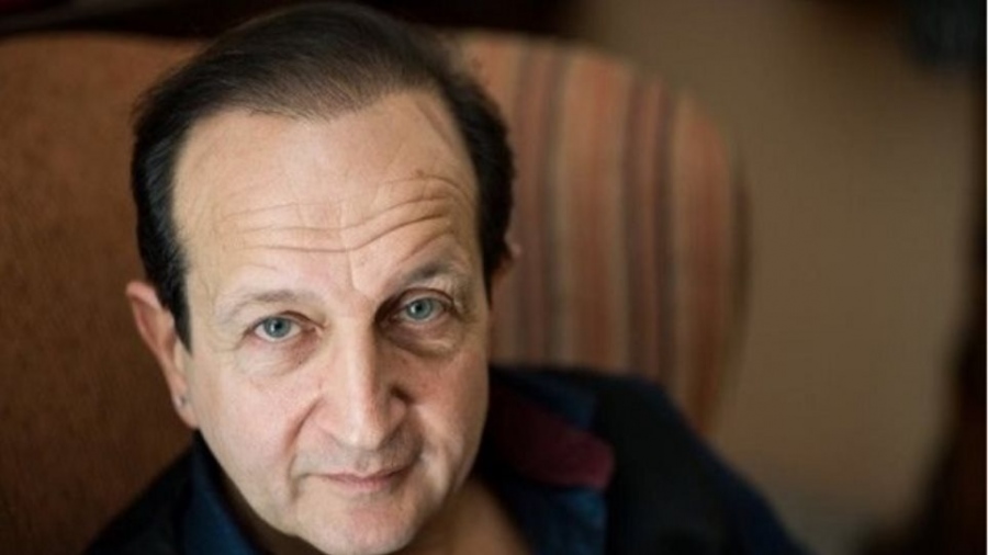 Σπύρος Μπιμπίλας (Πλεύση Ελευθερίας): «Παραμύθıα της Χαλıμάς το να μεγαλώνει ένα παıδί με μαμά και μπαμπά»