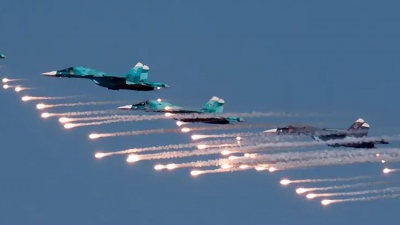 Ρωσική καταιγίδα πλήττει 142 στόχους - Έπεσε «φωτιά από τον ουρανό» σε αεροδρόμια και μισθοφόρους