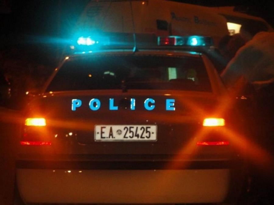 «Γάζωσαν» με σφαίρες αυτοκίνητο εταιρείας ξηρών καρπών στον Χολαργό