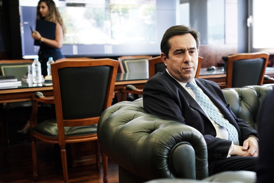 Δείπνο Μηταράκη με άρωμα διαδοχής – Οι «γαλάζιες» φιλοδοξίες και το μήνυμα προς το Μαξίμου