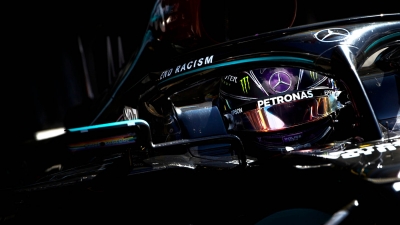 F1: Ο Hamilton υπέγραψε, ο Sainz προσδοκά, ο Russell σε αναμονή…