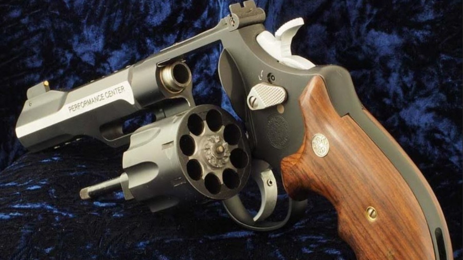 Smith & Wesson 327 TRR8 - To οκτάσφαιρο με κορυφαία ακρίβεια και αίσθηση