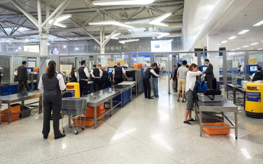 Αυξημένα μέτρα ασφαλείας στα ελληνικά αεροδρόμια για όσους ταξιδεύουν από και προς χώρες εκτός Σένγκεν
