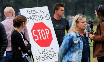 Ολλανδία: Συγκέντρωση διαμαρτυρίας κατά του πιστοποιητικού εμβολιασμού – Στα «κάγκελα» και η εστίαση