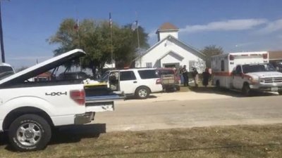 Τουλάχιστον 27 νεκροί από τους πυροβολισμούς σε εκκλησία του Τέξας - Νεκρός ο ένοπλος δράστης