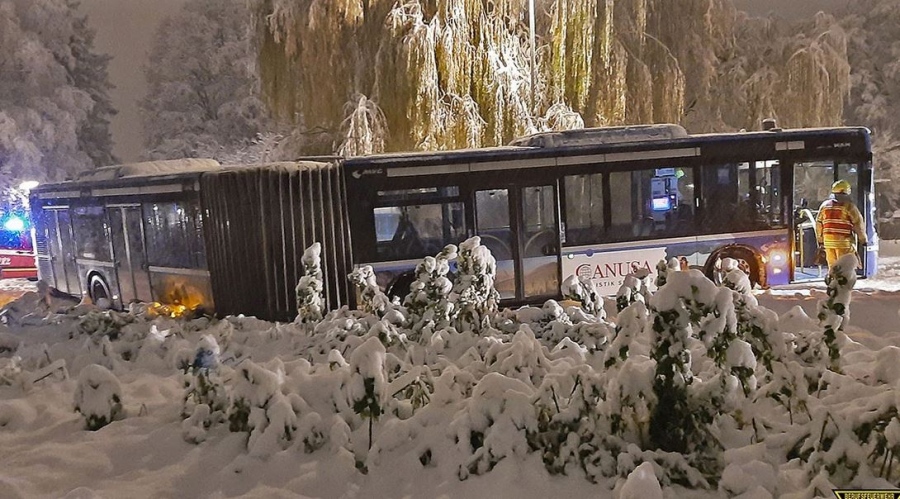 Γερμανία: Διακόπηκαν πτήσεις και δρομολόγια τρένων στη Βαυαρία, λόγω σφοδρού χιονιά
