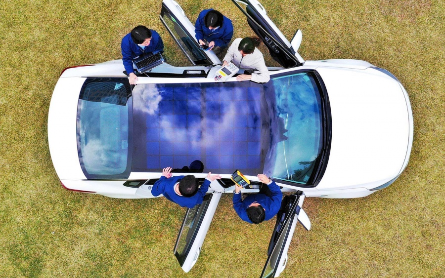 Hyundai & Kia με φωτοβολταϊκά πάνελ