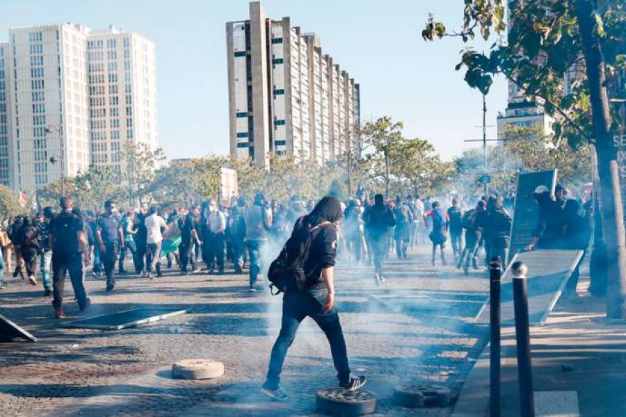 Επεισόδια στο Παρίσι στην πορεία για το κλίμα από διαδηλωτές των Black Blocks
