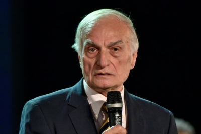 Ο Μανώλης Μαυρομμάτης παίρνει εξιτήριο από το κέντρο αποκατάστασης 2 χρόνια μετά τη φωτιά στο σπίτι του