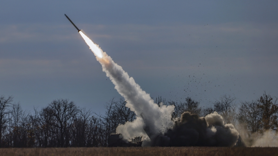  Που αποθηκεύει τους HIMARS και τα δυτικά όπλα η Ουκρανία; Σε πυρηνικούς σταθμούς λένε οι ρωσικές μυστικές υπηρεσίες.