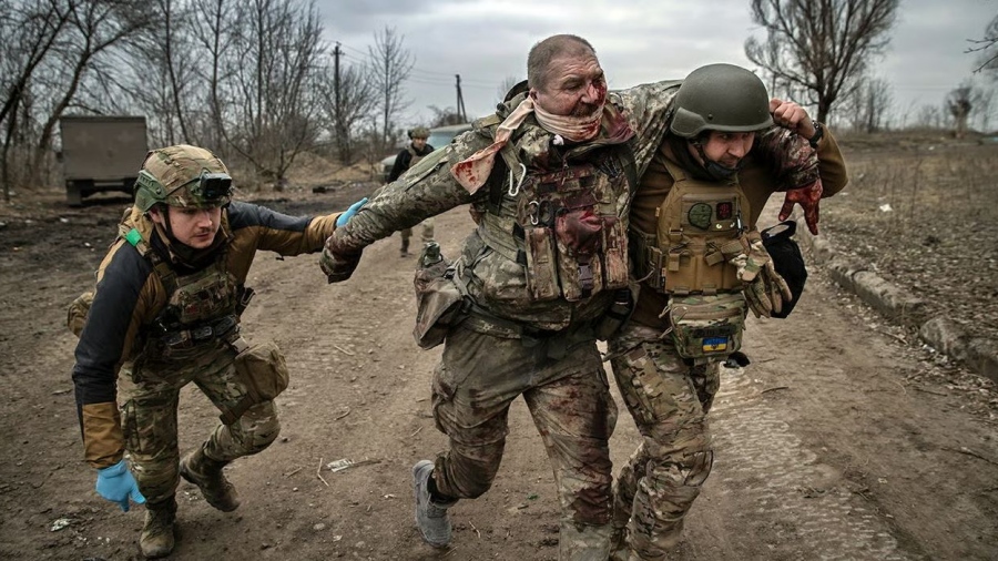 Καμία στρατηγική σκέψη πλέον στην Ουκρανία - Θυσιάζουν στρατιώτες για να υψώσουν σημαίες σε ρωσικές πόλεις (vid)