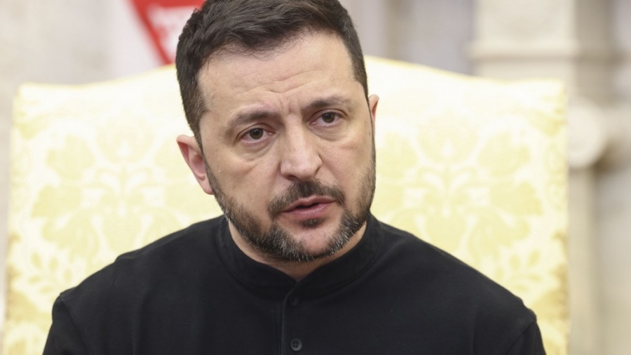 «Συγγνώμη που δεν φόρεσα κοστούμι» - Χαριτολογεί τώρα ο ληγμένος πρόεδρος της Ουκρανίας...