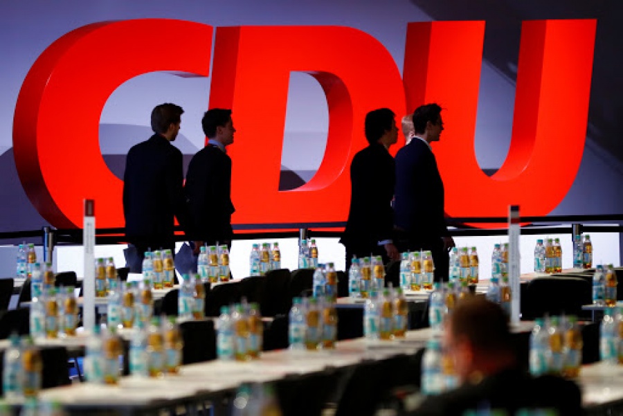 Η μάχη της διαδοχής στο CDU - Υποψήφιοι οι Merz και Laschet, αποσύρθηκε ο Spahn
