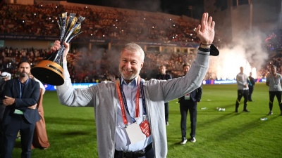 Η Βρετανία απειλεί Abramovich: «Ή τα 2,5 δισ. της Chelsea πάνε στην Ουκρανία ή έρχονται δικαστήρια»