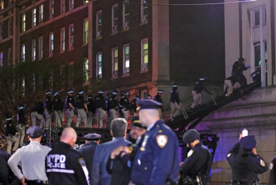 ΗΠΑ: Εισβολή της αστυνομίας στο πανεπιστήμιο Columbia - 100 συλλήψεις