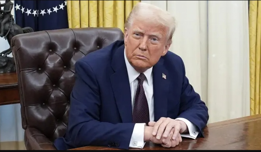 Χάος - O Trump παίζει με τη φωτιά για τα οικονομικά στοιχεία των ΗΠΑ – Πολιτική δολιοφθορά από τους Δημοκρατικούς ή… greek statistics;